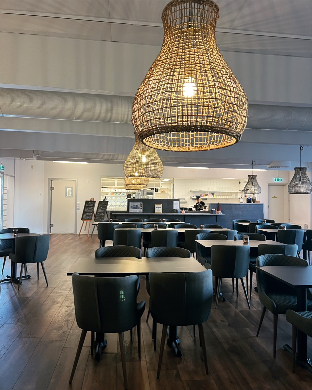 Matsalen hos Knifetown Burgers